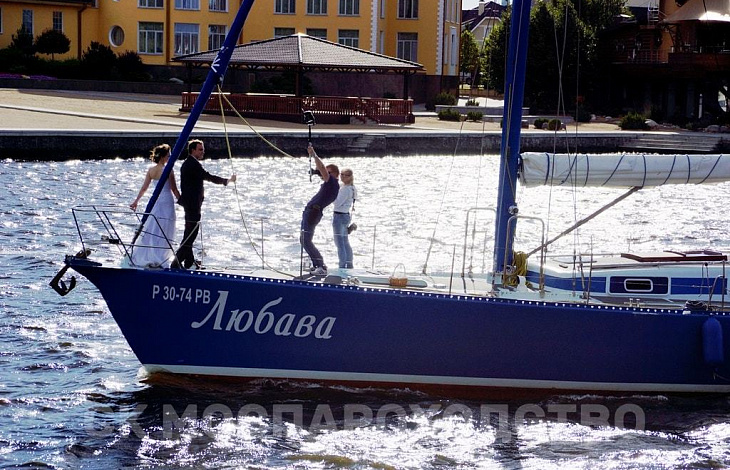яхта Москва, лодка аренда, прогулка на катере.